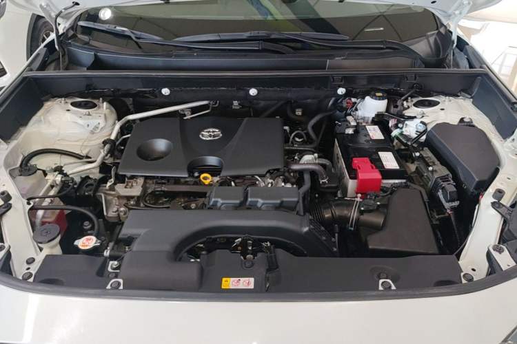 Used Toyota RAV4 2020 2.0L CVT Two-Wheel Drive Fashion Edition Engine Bay