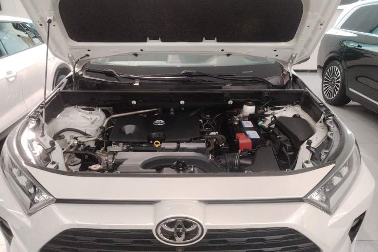 Used Toyota RAV4 2020 2.0L CVT Two-Wheel Drive Fashion Edition Engine Bay