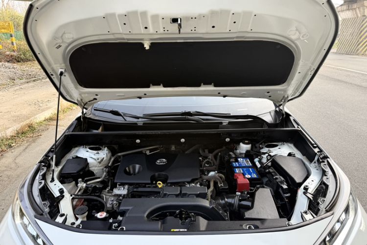 Used Toyota RAV4 2020 2.0L CVT Two-Wheel Drive Fashion PLUS Edition Engine Bay