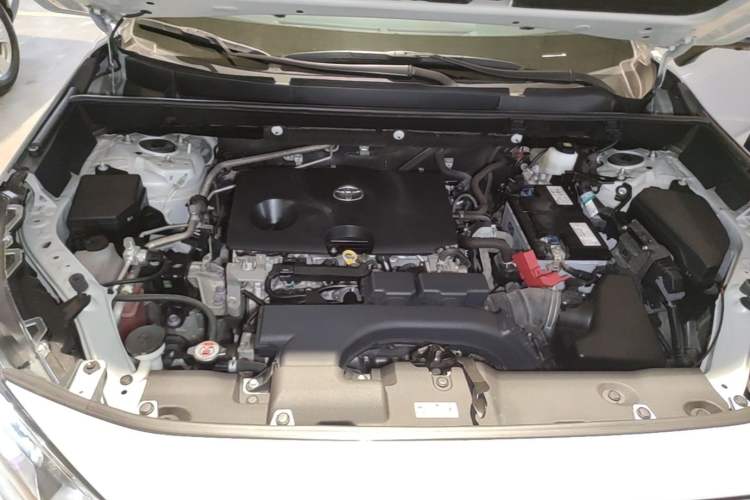 Used Toyota RAV4 2020 2.0L CVT Two-Wheel Drive Fashion PLUS Edition Engine Bay