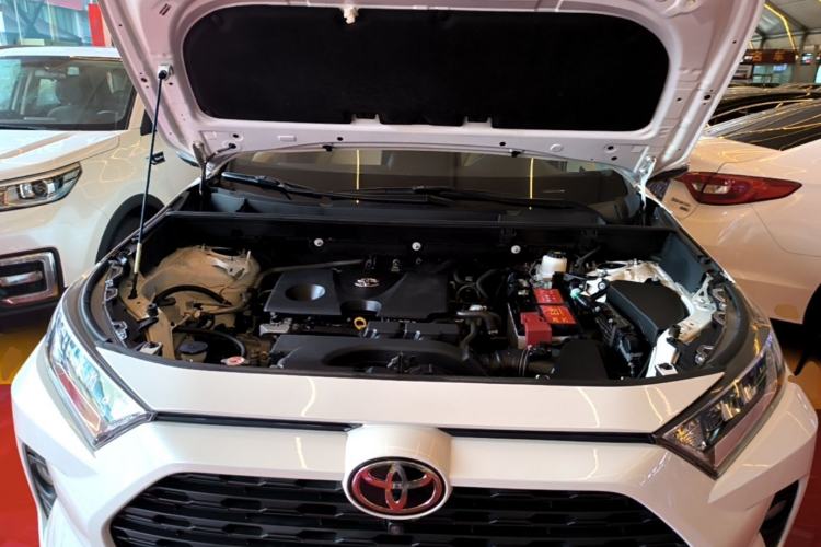 Used Toyota RAV4 2020 2.0L CVT Two-Wheel Drive Fashion Edition Engine Bay