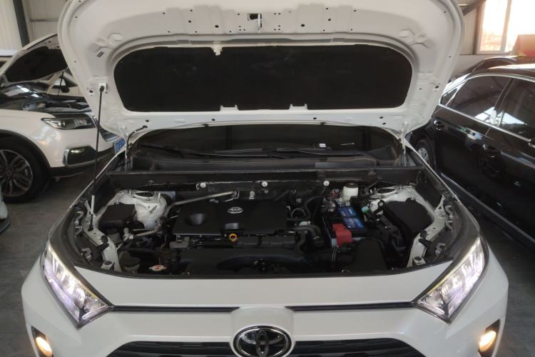 Used Toyota RAV4 2020 2.0L CVT Two-Wheel Drive Fashion PLUS Edition Engine Bay