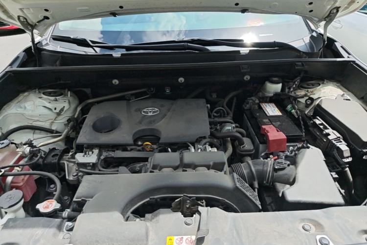 Used Toyota RAV4 2020 2.0L CVT Two-Wheel Drive Fashion Edition Engine Bay