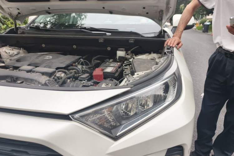 Used Toyota RAV4 2020 2.0L CVT Two-Wheel Drive Fashion PLUS Edition Engine Bay Left
