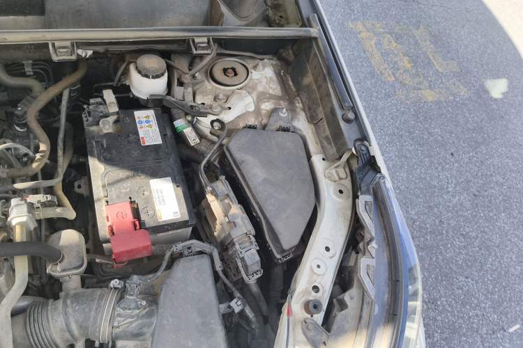 Used Toyota RAV4 2020 2.0L CVT 4x4 Trend Edition Engine Bay Left
