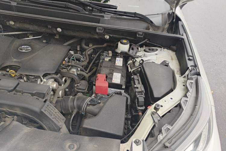 Used Toyota RAV4 2020 2.0L CVT Two-Wheel Drive Fashion Edition Engine Bay Left