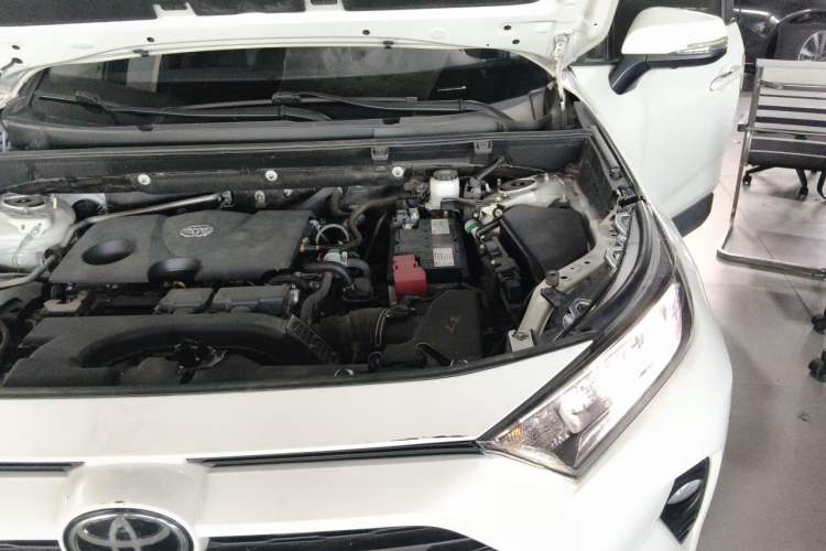 Used Toyota RAV4 2020 2.0L CVT 4x4 Trend Edition Engine Bay Left