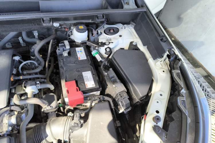 Used Toyota RAV4 2020 2.0L CVT 4x4 Trend Edition Engine Bay Left