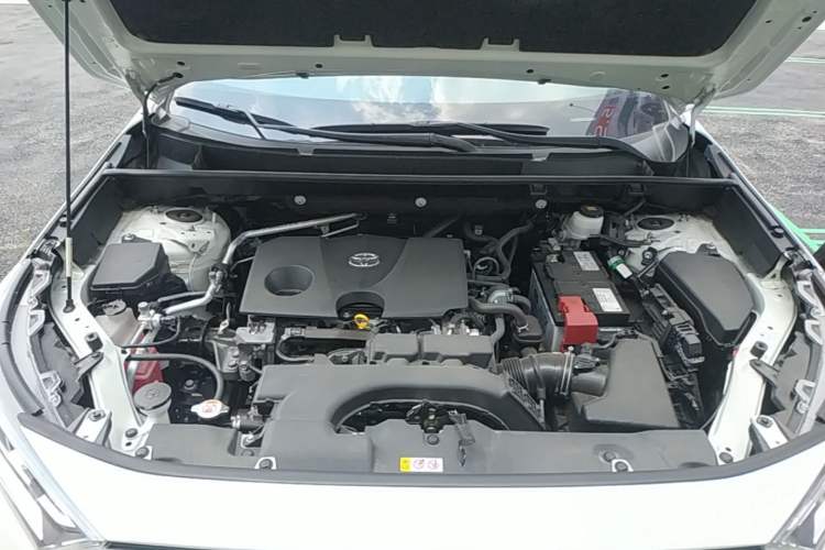 Used Toyota RAV4 2020 2.0L CVT Four-Wheel Drive Prestige Edition Engine Bay