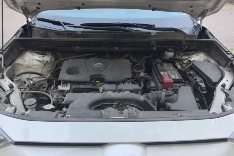 Used Toyota RAV4 2020 2.0L CVT Two-Wheel Drive Fashion Edition Engine Bay