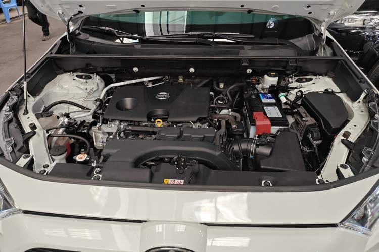 Used Toyota RAV4 2020 2.0L CVT Two-Wheel Drive Fashion Edition Engine Bay