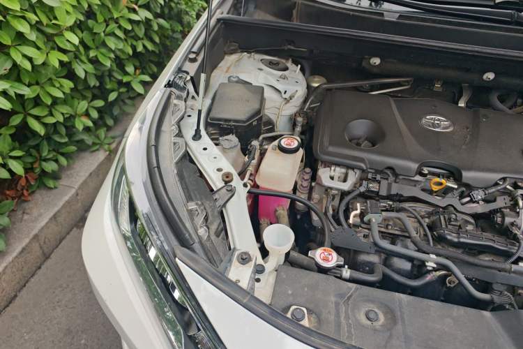 Used Toyota RAV4 2020 Dual-Engine 2.5L E-CVT 4x4 Elite PLUS Edition Engine Bay Right