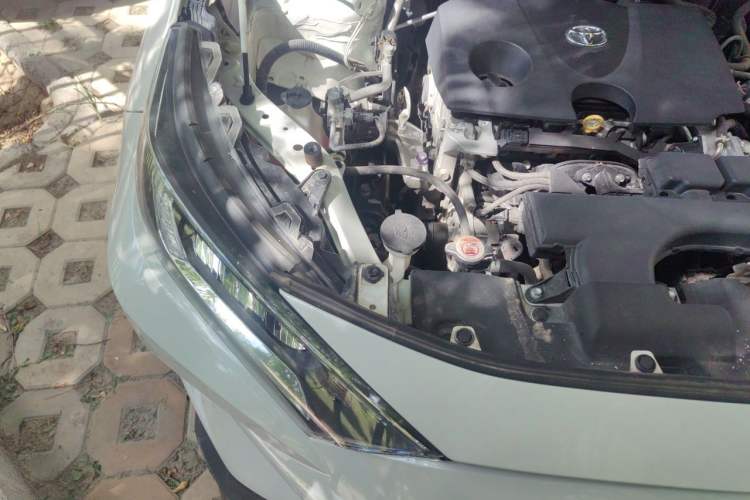 Used Toyota RAV4 2020 2.0L CVT Two-Wheel Drive Fashion Edition Engine Bay Right