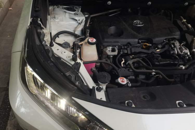 Used Toyota RAV4 2020 Dual-Engine 2.5L E-CVT Two-Wheel Drive Elite Edition Engine Bay Right