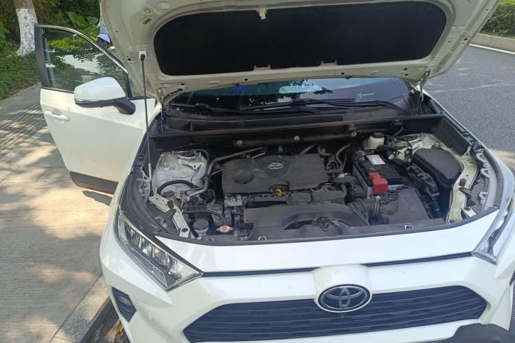 Used Toyota RAV4 2020 2.0L CVT Two-Wheel Drive Fashion Edition Engine Bay Right