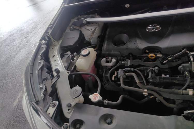 Used Toyota RAV4 2020 Dual-Engine 2.5L E-CVT 4x4 Elite PLUS Edition Engine Bay Right