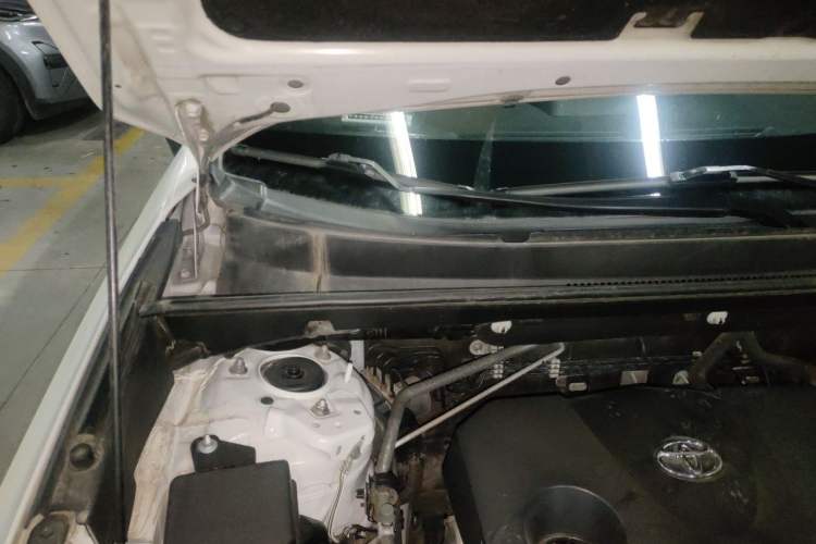 Used Toyota RAV4 2020 2.0L CVT 4x4 Style PLUS Edition Engine Bay Right