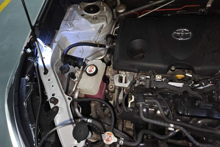 Used Toyota RAV4 2020 Dual-Engine 2.5L E-CVT Two-Wheel Drive Elite Edition Engine Bay Right