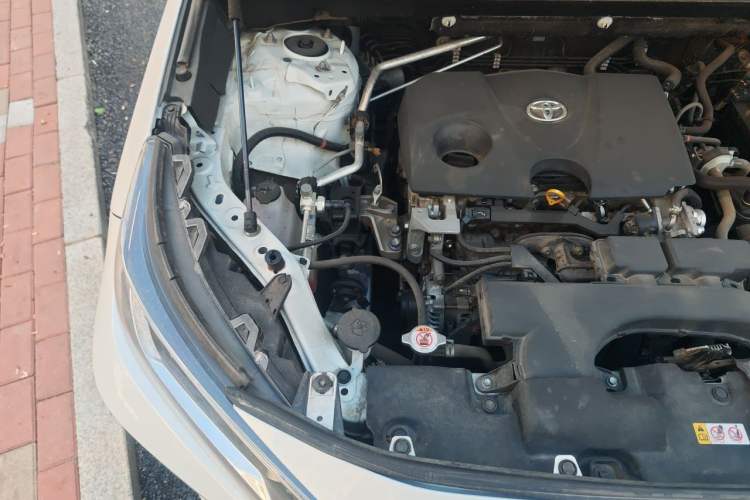 Used Toyota RAV4 2020 2.0L CVT Two-Wheel Drive Fashion Edition Engine Bay Right