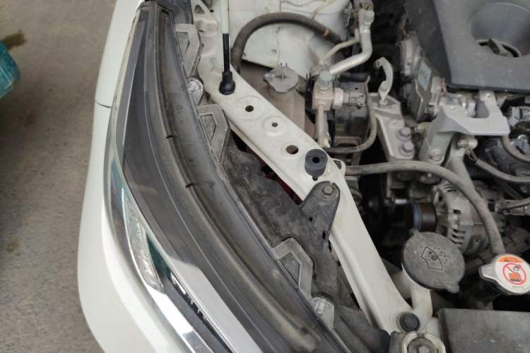 Used Toyota RAV4 2020 2.0L CVT Two-Wheel Drive Fashion Edition Engine Bay Right