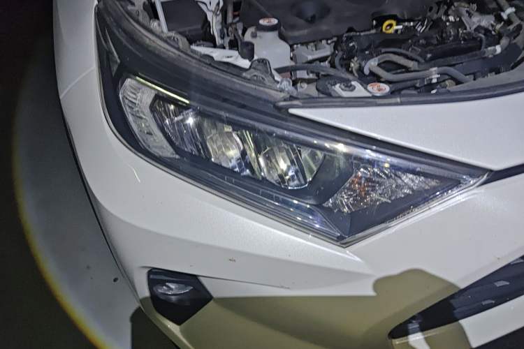 Used Toyota RAV4 2020 Dual-Engine 2.5L E-CVT 4x4 Elite PLUS Edition Engine Bay Right