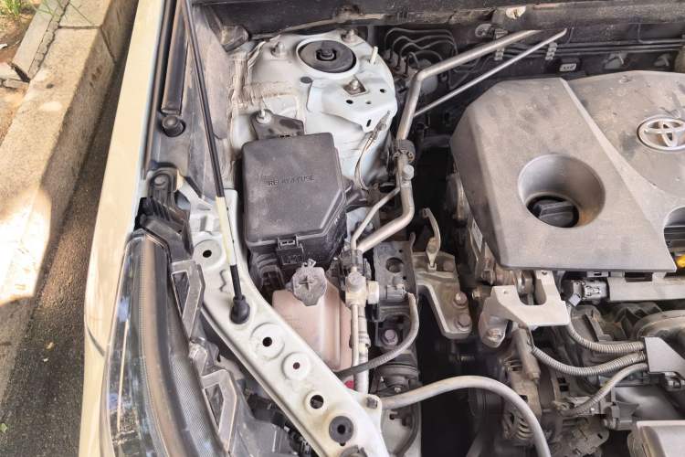 Used Toyota RAV4 2020 2.0L CVT Two-Wheel Drive Fashion PLUS Edition Engine Bay Right