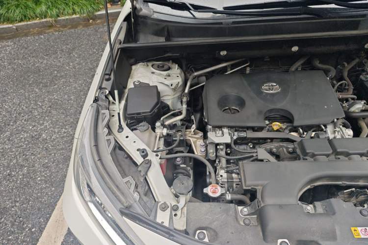 Used Toyota RAV4 2020 2.0L CVT Two-Wheel Drive Fashion PLUS Edition Engine Bay Right