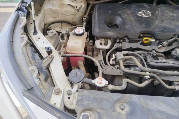 Used Toyota RAV4 2020 Dual-Engine 2.5L E-CVT Two-Wheel Drive Elite Edition Engine Bay Right