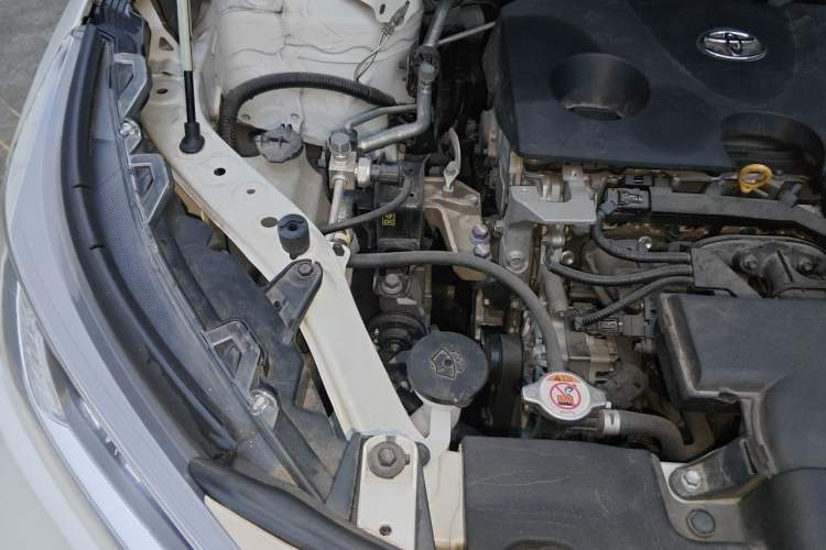 Used Toyota RAV4 2020 2.0L CVT Two-Wheel Drive Fashion Edition Engine Bay Right