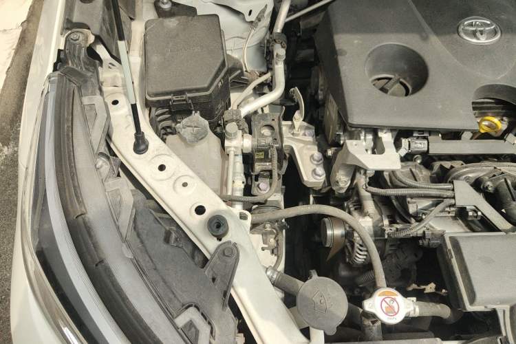 Used Toyota RAV4 2020 2.0L CVT Two-Wheel Drive Prestige Edition Engine Bay Right