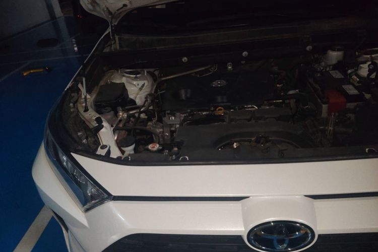 Used Toyota RAV4 2020 2.0L CVT 4x4 Style PLUS Edition Engine Bay Right