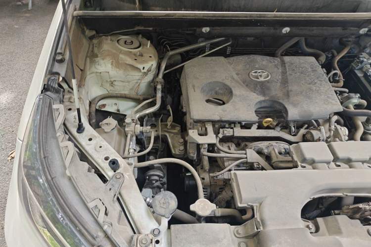 Used Toyota RAV4 2020 2.0L CVT Two-Wheel Drive Fashion Edition Engine Bay Right
