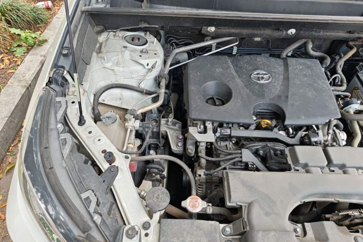 Used Toyota RAV4 2020 2.0L CVT 4x4 Trend Edition Engine Bay Right