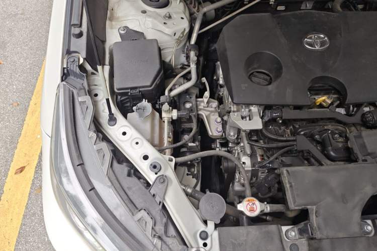 Used Toyota RAV4 2020 2.0L CVT Two-Wheel Drive Fashion PLUS Edition Engine Bay Right