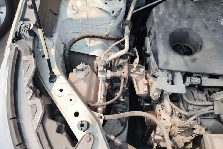 Used Toyota RAV4 2020 2.0L CVT Two-Wheel Drive Fashion Edition Engine Bay Right