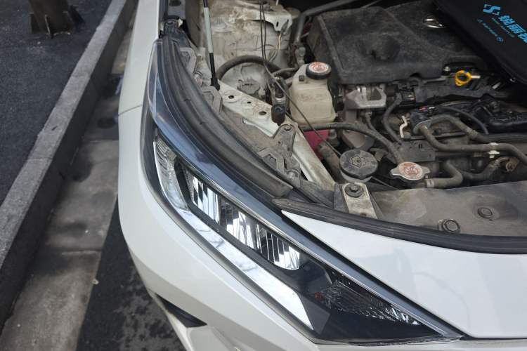 Used Toyota RAV4 2020 Dual-Engine 2.5L E-CVT Two-Wheel Drive Elite Edition Engine Bay Right