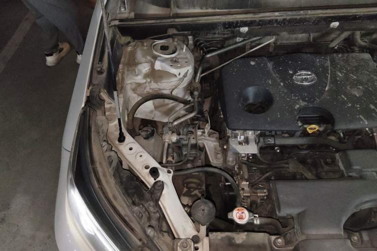 Used Toyota RAV4 2020 2.0L CVT Two-Wheel Drive Fashion Edition Engine Bay Right