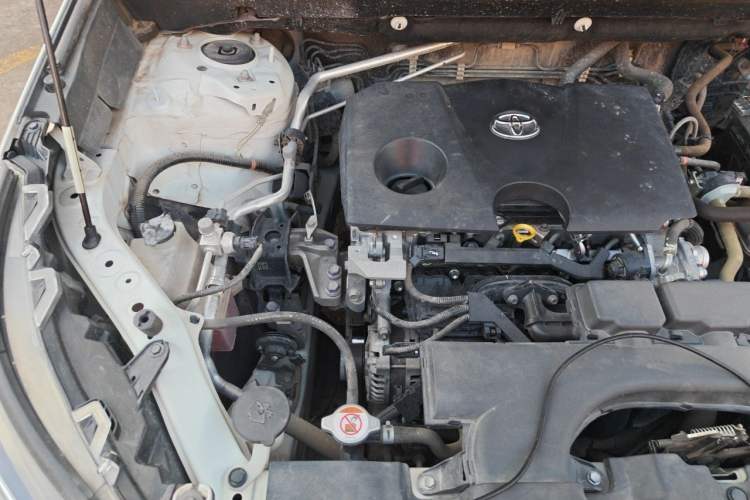 Used Toyota RAV4 2020 2.0L CVT Two-Wheel Drive Fashion Edition Engine Bay Right