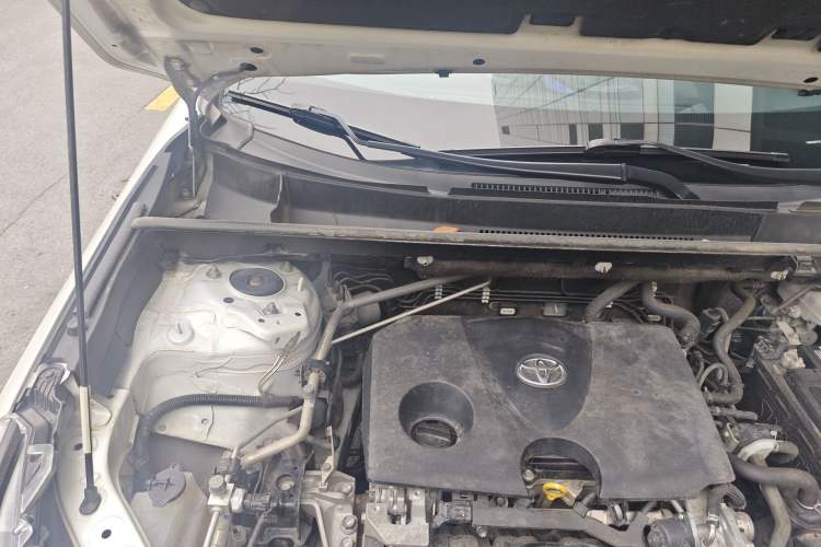 Used Toyota RAV4 2020 2.0L CVT Two-Wheel Drive Fashion Edition Engine Bay Right