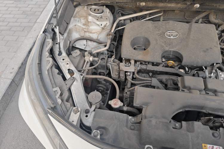 Used Toyota RAV4 2020 2.0L CVT 4x4 Trend Edition Engine Bay Right