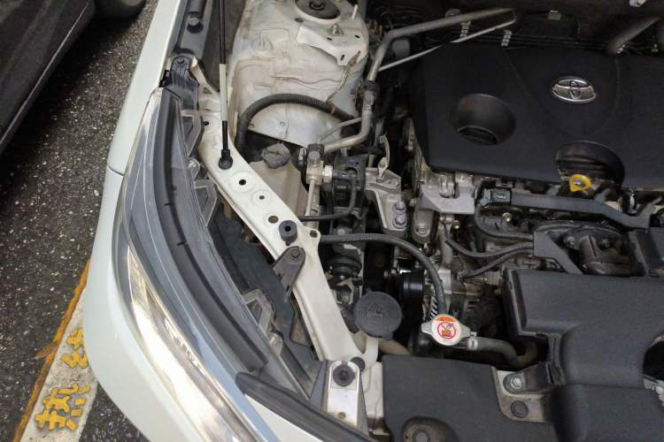 Used Toyota RAV4 2020 2.0L CVT 4x4 Trend Edition Engine Bay Right