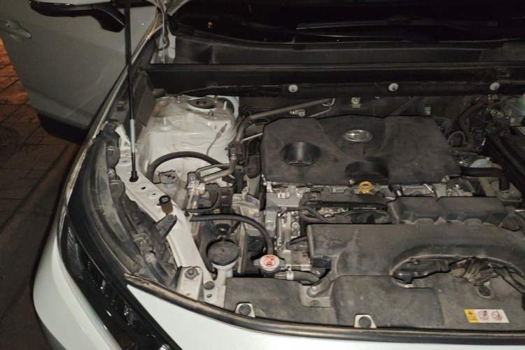Used Toyota RAV4 2020 2.0L CVT 4x4 Trend Edition Engine Bay Right