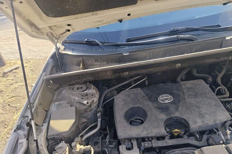 Used Toyota RAV4 2020 2.0L CVT Two-Wheel Drive Prestige Edition Engine Bay Right