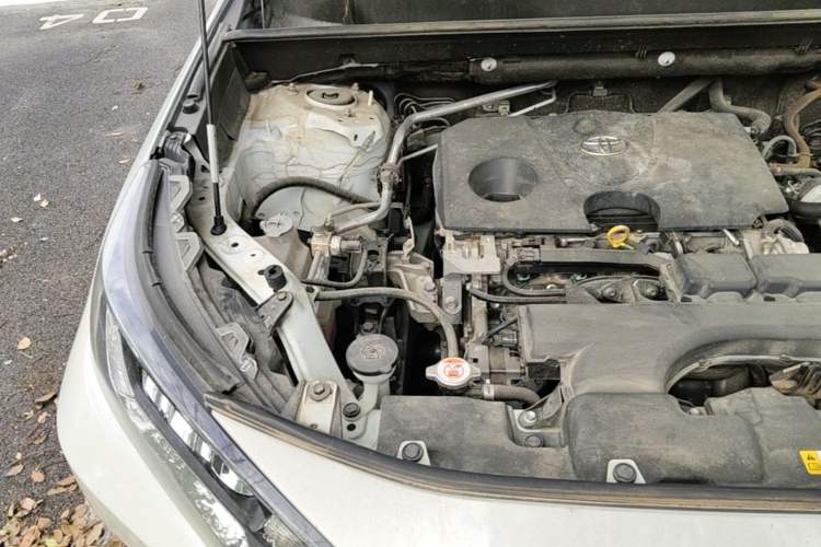 Used Toyota RAV4 2020 2.0L CVT 4x4 Trend Edition Engine Bay Right