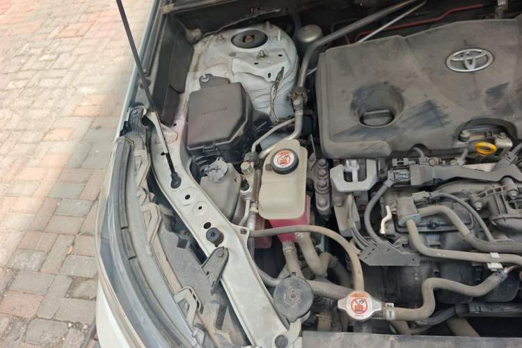 Used Toyota RAV4 2020 Dual-Engine 2.5L E-CVT Four-Wheel Drive Elite Edition Engine Bay Right