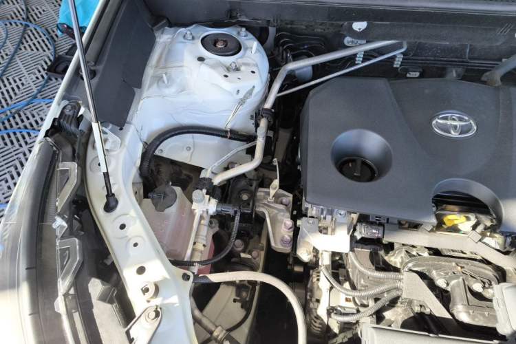 Used Toyota RAV4 2020 2.0L CVT 4x4 Trend Edition Engine Bay Right