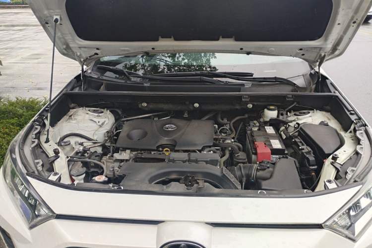 Used Toyota RAV4 2020 2.0L CVT Two-Wheel Drive Fashion Edition Engine Bay