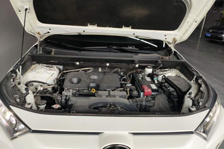 Used Toyota RAV4 2020 2.0L CVT Two-Wheel Drive Fashion Edition Engine Bay