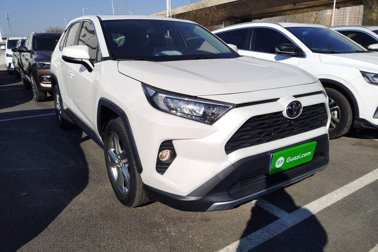 Used Toyota RAV4 2020 2.0L CVT Two-Wheel Drive Fashion Edition Exterior 1