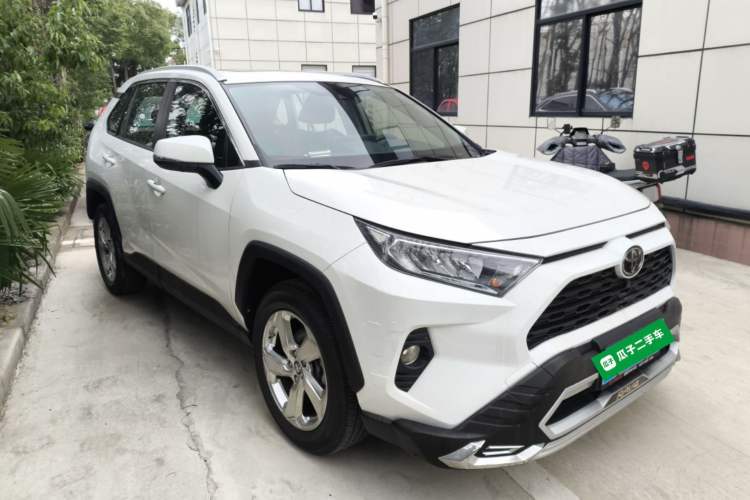 Used Toyota RAV4 2020 2.0L CVT Two-Wheel Drive Fashion Edition Exterior 1